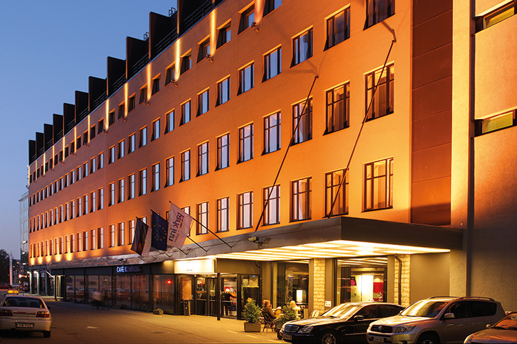 park-inn-central-001