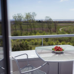 Parvekkeelta on kauniit maisemat