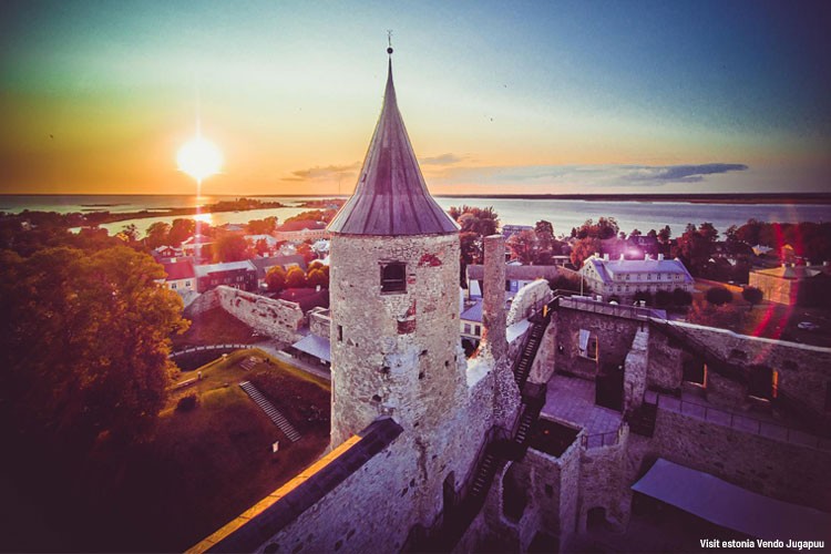 Haapsalun_linna_Visitestonia_Vendo_Jugapuu