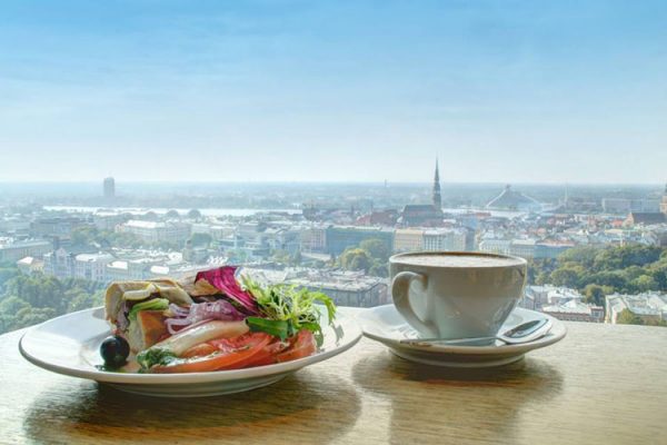 Radisson Blu Latvija -hotellin Skyline -baari