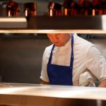 Kokki hotellin ravintolassa