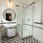 Standard-huoneen kylpyhuone