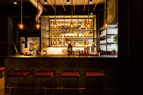 Junimperium ginitislaamo ja baari