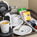 Nespresso kone löytyy kaikista huoneista.