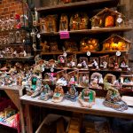 San Gregorio Armeno, ostoskatu täynnä jouluseimiä