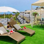 Aurinkotuolit ulkoalueella