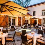 von Stackelberg hotellin sisäpihan terassi