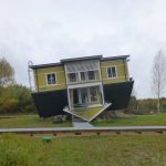 Ylösalainen talo, Tartto