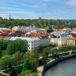 Tarton kaupunkia ja Emajoki kuvattuna ylhäältä.