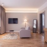 Rannahotellin sviitin olohuone