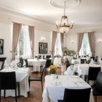 Vihulan kartanon päärakennuksen ravintolasali