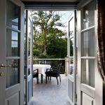 Vihulan kartanon päärakennuksen ravintolan ulkoterassi