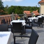 Vihulan kartanon päärakennuksen ravintolan ulkoterassi