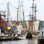 Purjeveneitä satamassa Klaipedassa