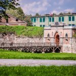 Daugavpilsin linnan rakennuksia, muuri ja vallihaudan silta