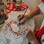 Käsityöläinen Siguldan linnakorttelissa