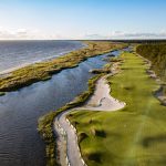 Golf kenttä ja meri