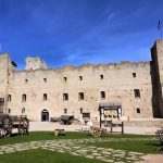 Rakveren linnoituksen sisäpiha