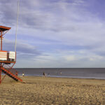 Uimavahdin torni Pärnun hiekkarannalla