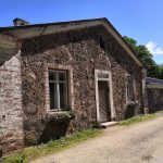 Olustveren kartanon piha-alue