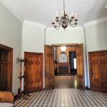 Olustveren jugendtyylinen kartano sisältä