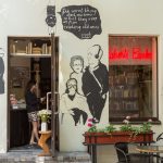 Kahvila-kirjasto Roberts Books Riiassa