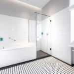 Superior-sviitin kylpyhuone, Mövenpick Hotel Tallinn