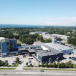 Viimsi Span rakennus sekä ympäröivää maisemaa ilmakuvassa