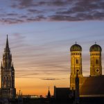 Yö laskeutuu Müncheniin