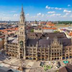 Ilmakuvaa Marienplatzilta ja sen rakennuksista.