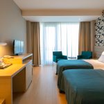 2 hengen huone erillisillä vuoteilla