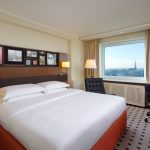 Radisson Blu Latvija torni Standard -huone