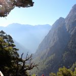 Näkymä alas Samarian laaksoon kävelyreitin varrelta