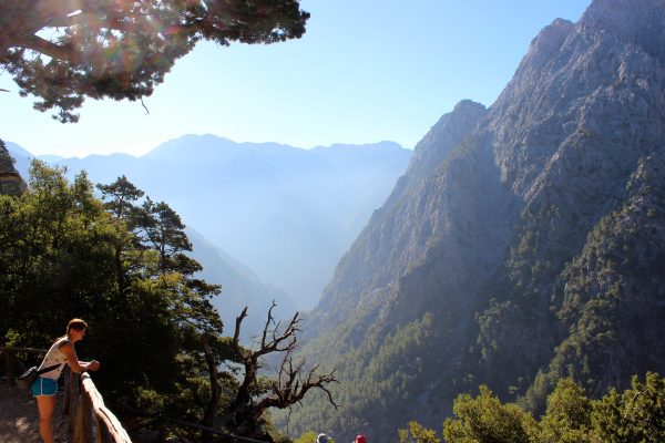 Samarian laakso - vaellusreitti jylhissä maisemissa