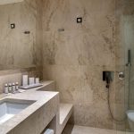 Superior huoneen kylpyhuone