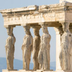 Caryatids-patsaat Kreikan Akropoliksessa