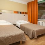 B–talon standard huone näkymällä spa-keskukseen