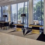 Hotellin aulasta löytyy tietokoneita