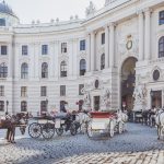 Hevosia ja vaunuja Espanjalaisessa ratsastuskoulussa