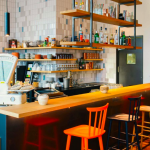 Kuvaa baarin tiskistä