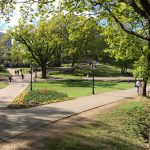 Kesäinen puisto Riiassa