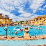 Uimarit uimassa Szechenyi spassa