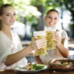 Oluttuoppien kilahtelua Saksassa