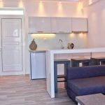 Junior Sviitin keittonurkkaus Porto Kalamaki hotellissa