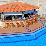 Porto Kalami hotellin allasbaari