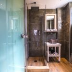 Superior luokan yksiön kylpyhuone Porto Kalamaki hotellissa