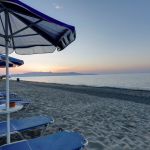 Auringonlasku rannalla