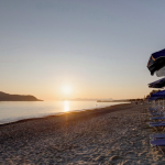 Auringonlasku rannalla