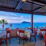 Hotellin ravintola ja näköala merelle