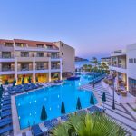 Hotellin uima-allasalue